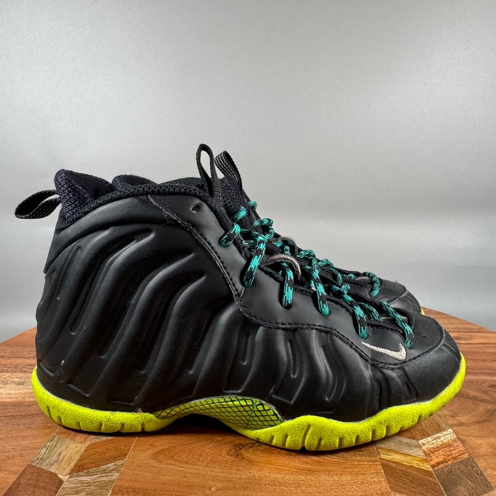 Nike Little Posite One Black Green Strike Kids Basketball Shoes DZ2853-001 11.5C
